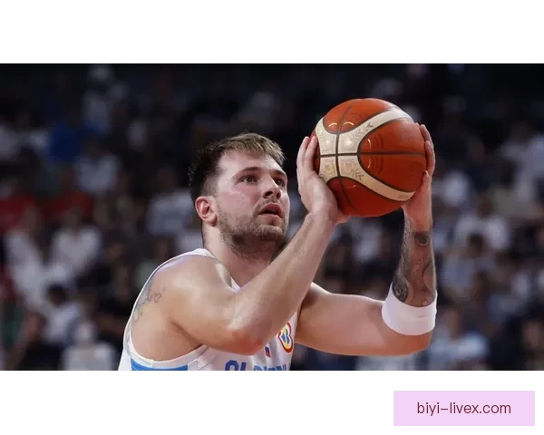 东契奇荣膺生涯第七次月最佳场均37+8+7表现出色 获防守提名